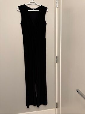 NY Collection Black Sleeveless V-Neck Jumpsuit